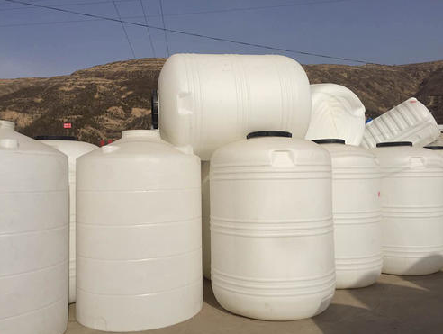 圆形金塔塑料大桶